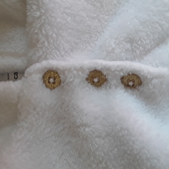 White pullover - Picture 3 of 5